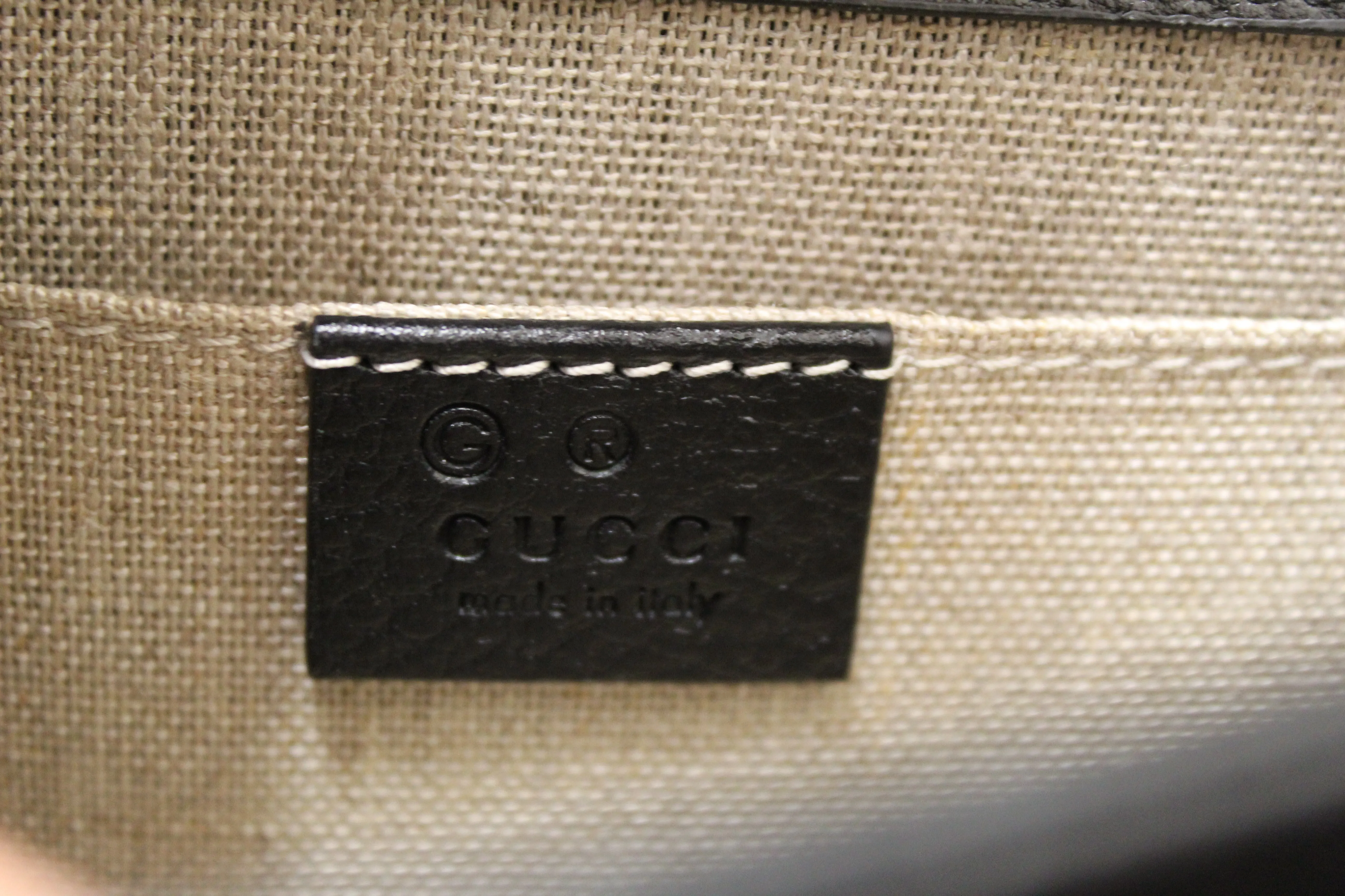 Authentic NEW Gucci Small Dollar Black Calfskin Interlocking G Shoulder Bag