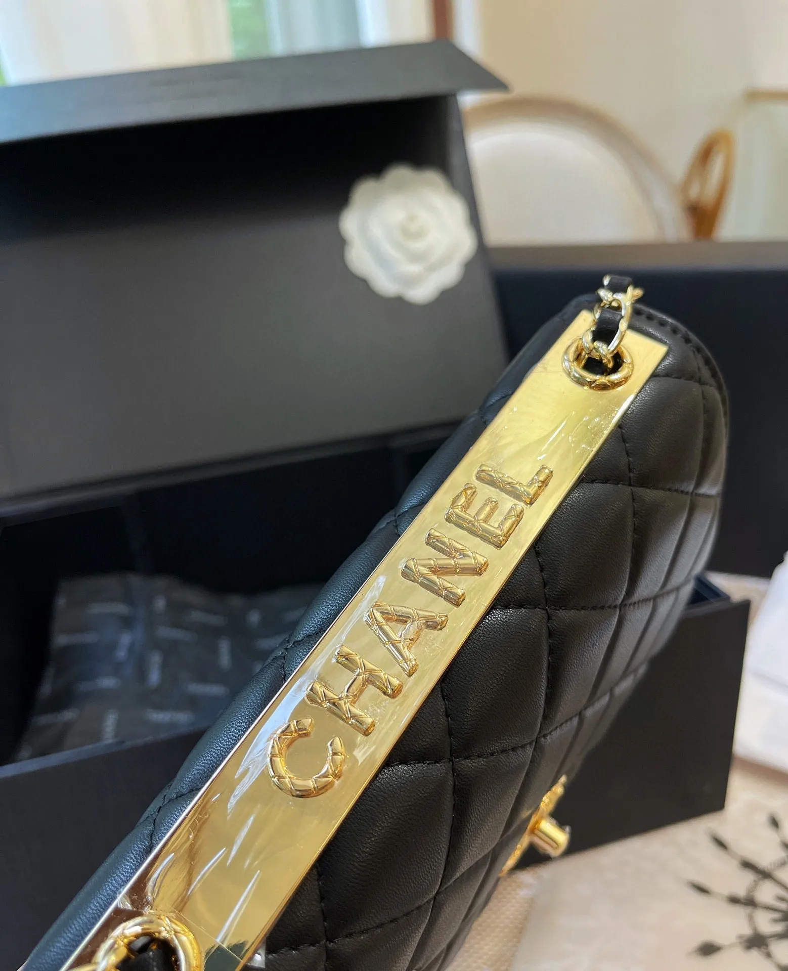 CC620 Wallet on Chain / 4.8 × 7.5 × 1.4 in